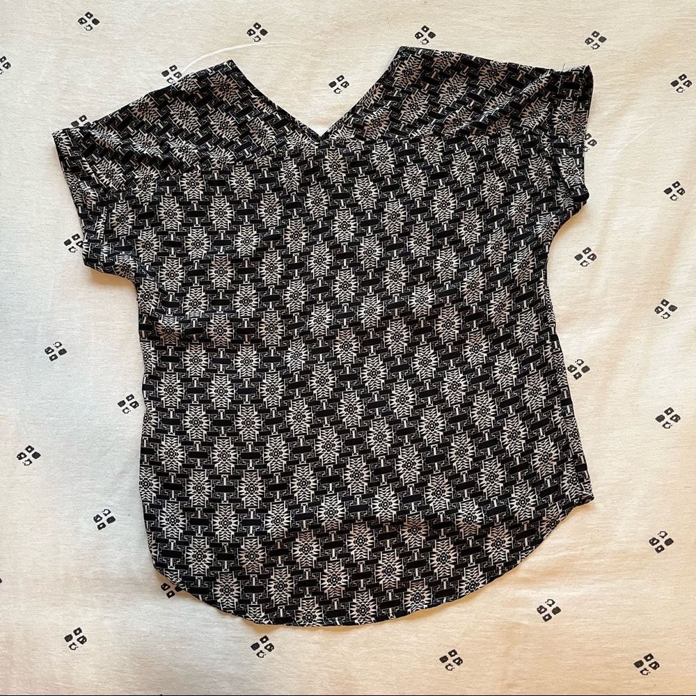 Tribal Pattern Blouse - Picture 4 of 5